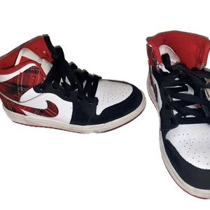 Nike Jordan 1 retro Mid top : Plaid/Red/White Boys size 1